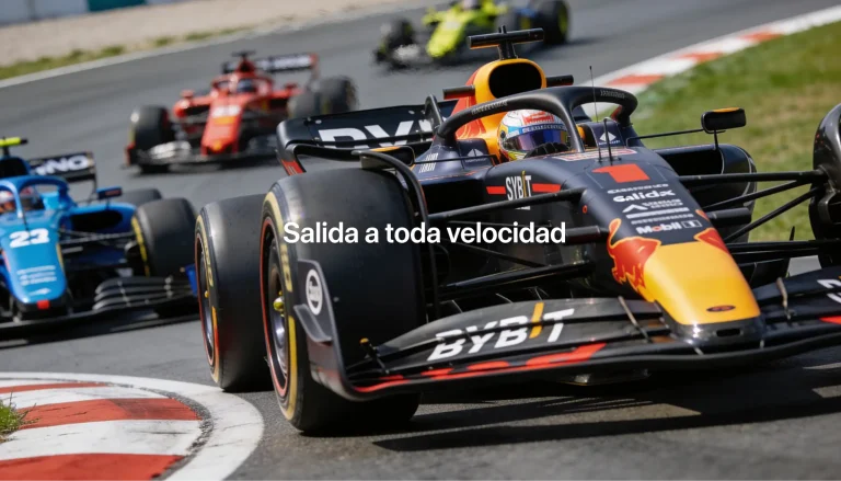 Varios monoplazas de Fórmula 1 compitiendo en la primera curva de un Gran Premio