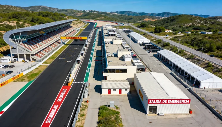 Vista del Circuit de Barcelona-Catalunya con el trazado y las gradas